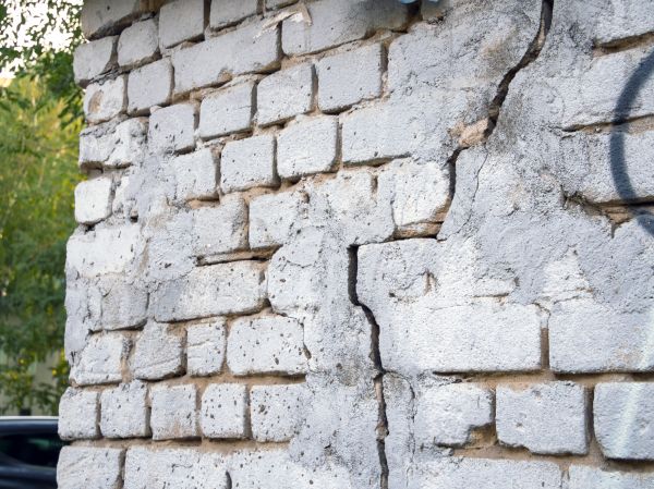 Cracked Brick Wall Repair in Glenview